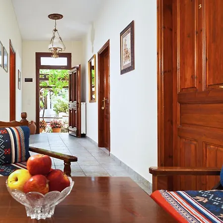 Elatos Country House *
