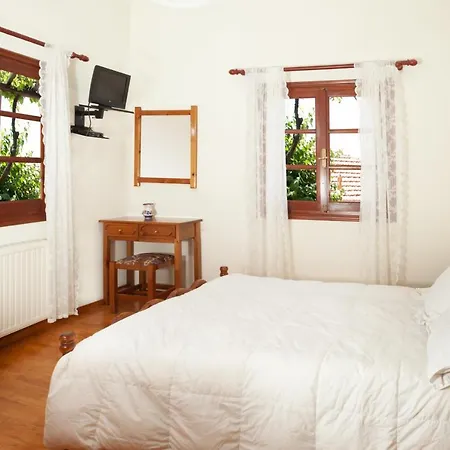 Elatos Country House