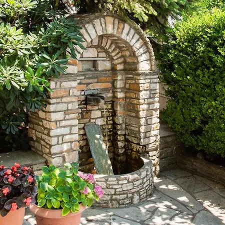 Elatos Country House